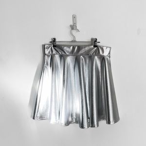 Silver metallic shiny skirt [ L • XL ]